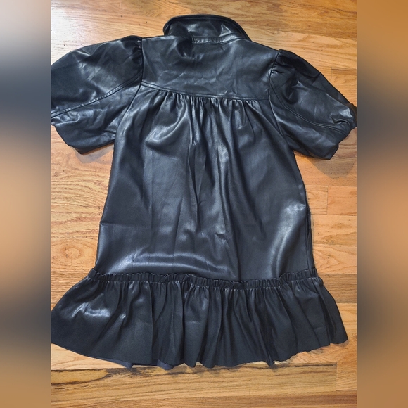Large Black Sexy Dress - Picture 2 of 3